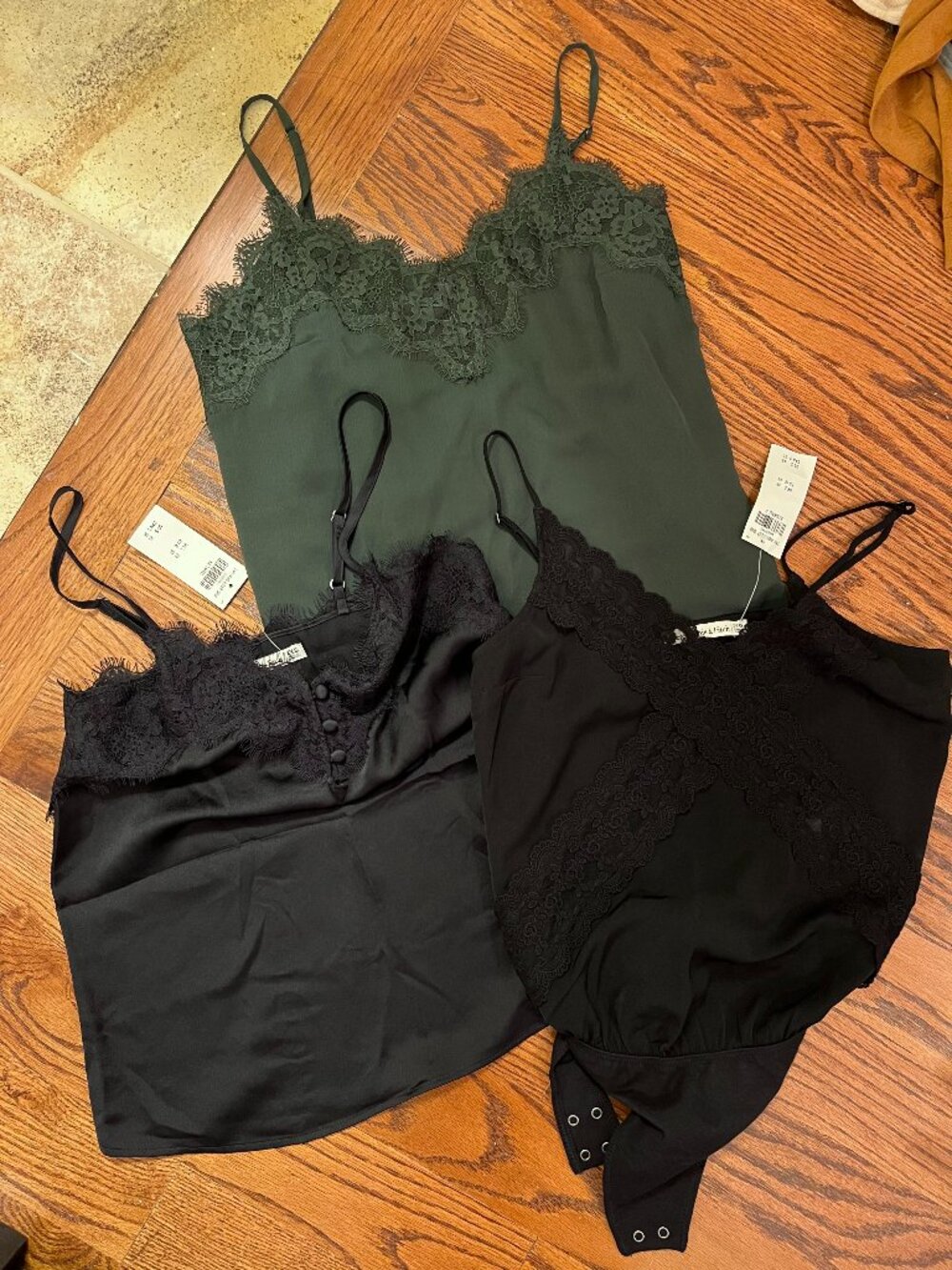 ABERCROMBIE AND FITCH CAMI'S BUNDLE- PLEASE READ DESCRIPTION